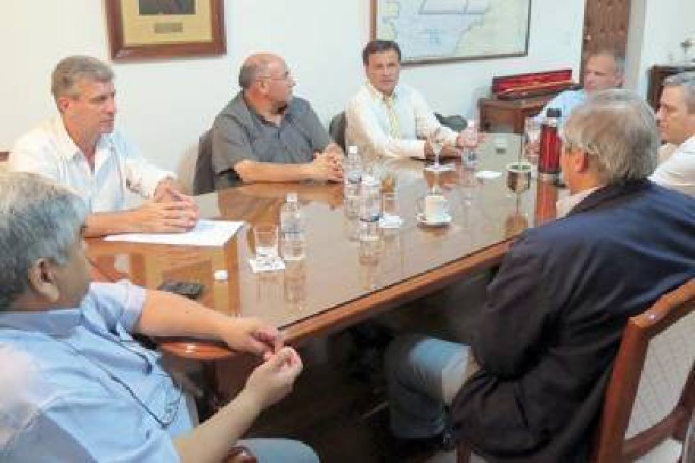 Buzzi se reuni� con Karamarko, G�mez y Mu�iz