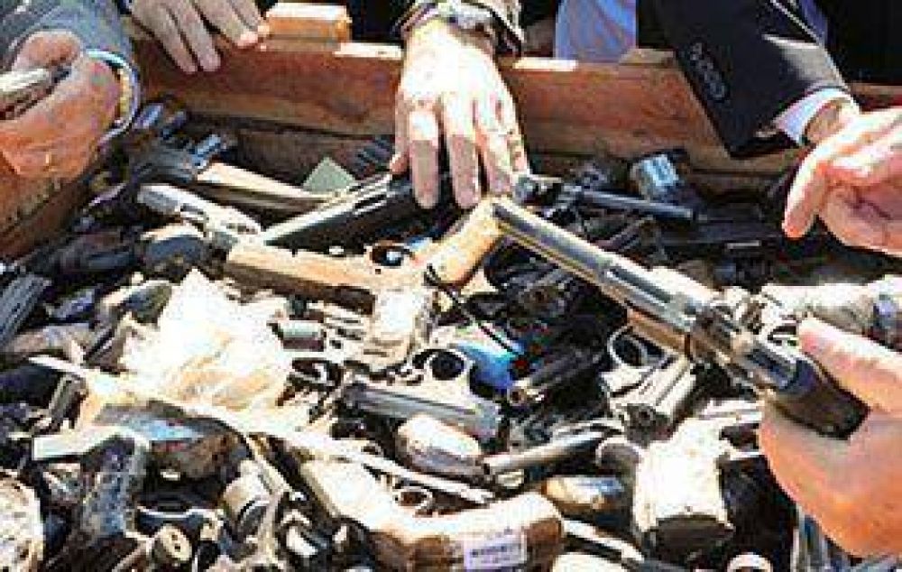 El RENAR impulsa la entrega voluntaria de armas en Lomas