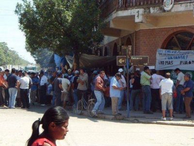 Siguen los conflictos en Salvador Mazza