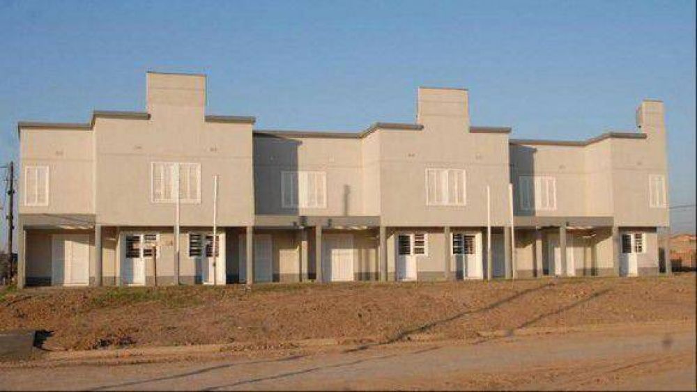 Completan la entrega de viviendas en Lomas de Taf�