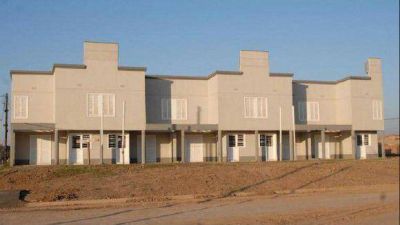 Completan la entrega de viviendas en Lomas de Taf�