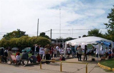 Contin�a el paro y los docentes movilizados