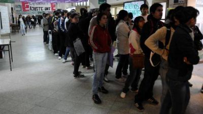 Remedio contra la deserci�n: m�s dedicaci�n docente
