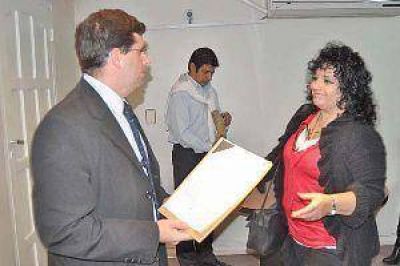 El Ministerio de Educaci�n entreg� subsidios a 43 escuelas
