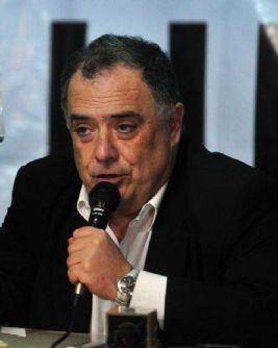 �Es anticolonialista y va a destapar ollas�