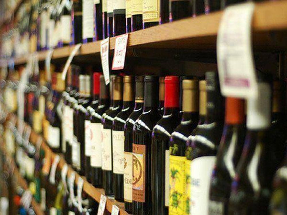 Concejal propone multar a quienes compren alcohol despu�s de las 23