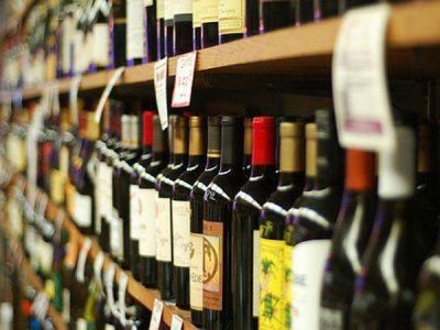 Concejal propone multar a quienes compren alcohol despu�s de las 23
