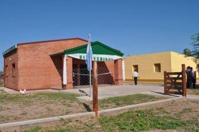 Entregaron subsidios a 43 escuelas de la provincia