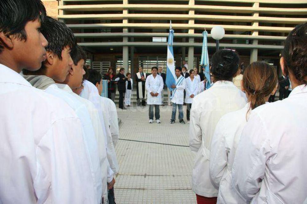 Unas 20 mil becas se otorgan a los alumnos de secundaria