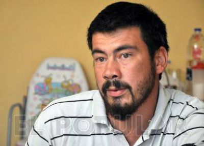 Un pap� pide ayuda para un tratamiento oncol�gico con su hija