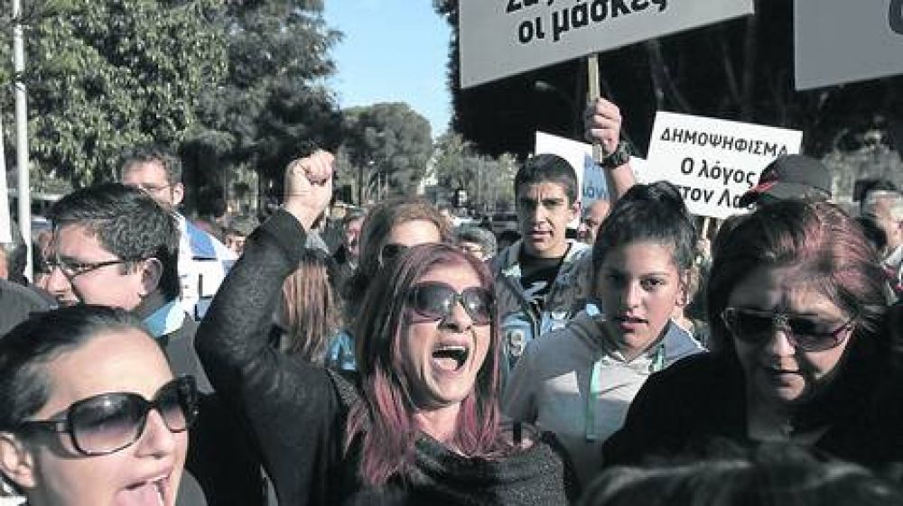Extienden hasta el jueves el �corralito� bancario en Chipre