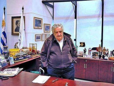�Por qu� Mujica no fue a la asunci�n de Francisco?