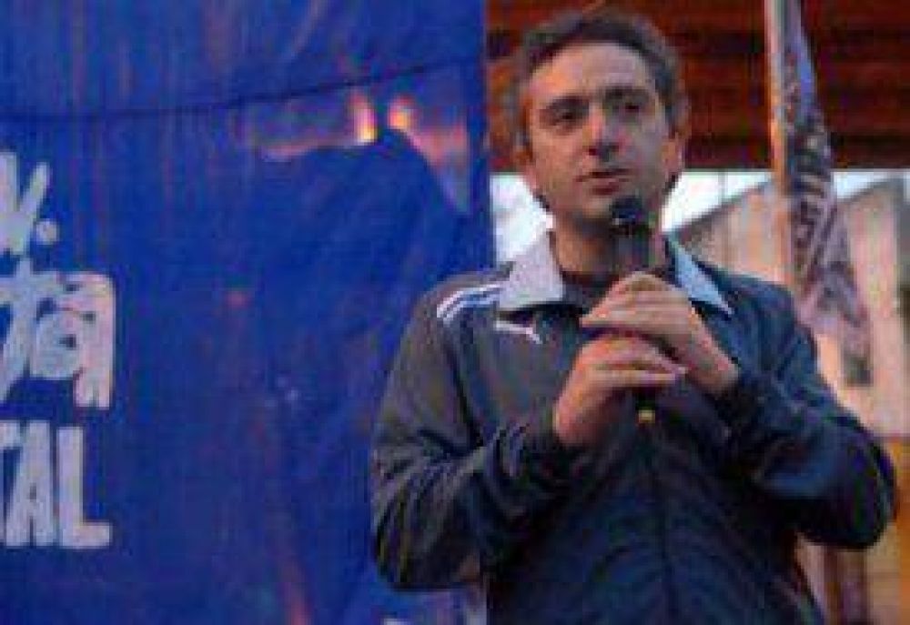Larroque celebr� la asunci�n Francisco junto a la mil