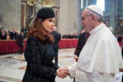 Tras la misa, el Papa recibi� a las delegaciones extranjeras