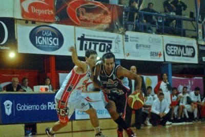 Alianza cerr� con victoria y tom� nota