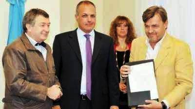El Ministro Yauhar y Buzzi entregaron un tom�grafo en Trelew