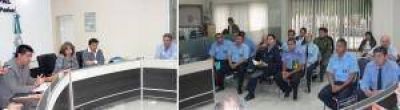 Para debatir sobre seguridad Polic�as visitaron el Concejo de S�enz Pe�a