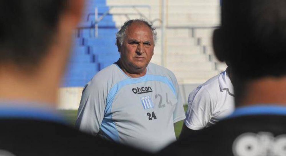 Oyola, con todo: "Racing se est� yendo al descenso y hay jugadores que salen de joda"