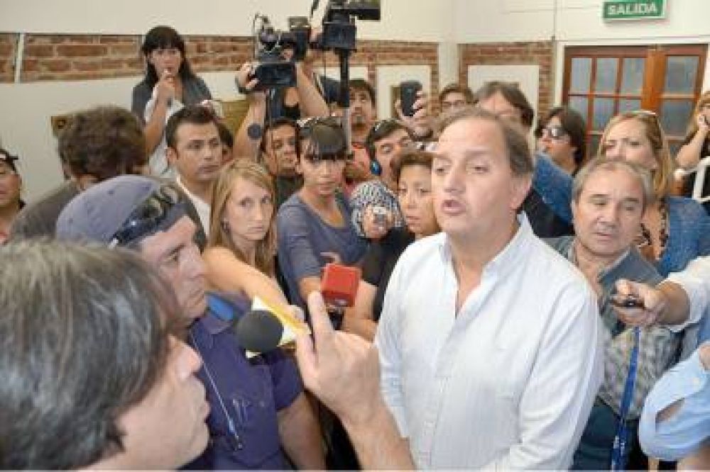 Linares anunci� que el jueves se declarar� la emergencia sanitaria