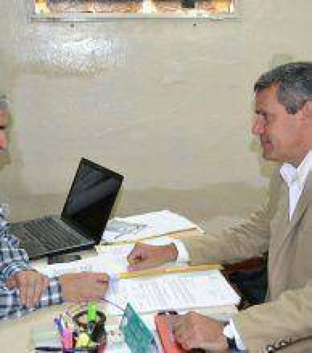 Corregido present� a las autoridades detalles del Boleto estudiantil gratuito aplicado en Corrientes