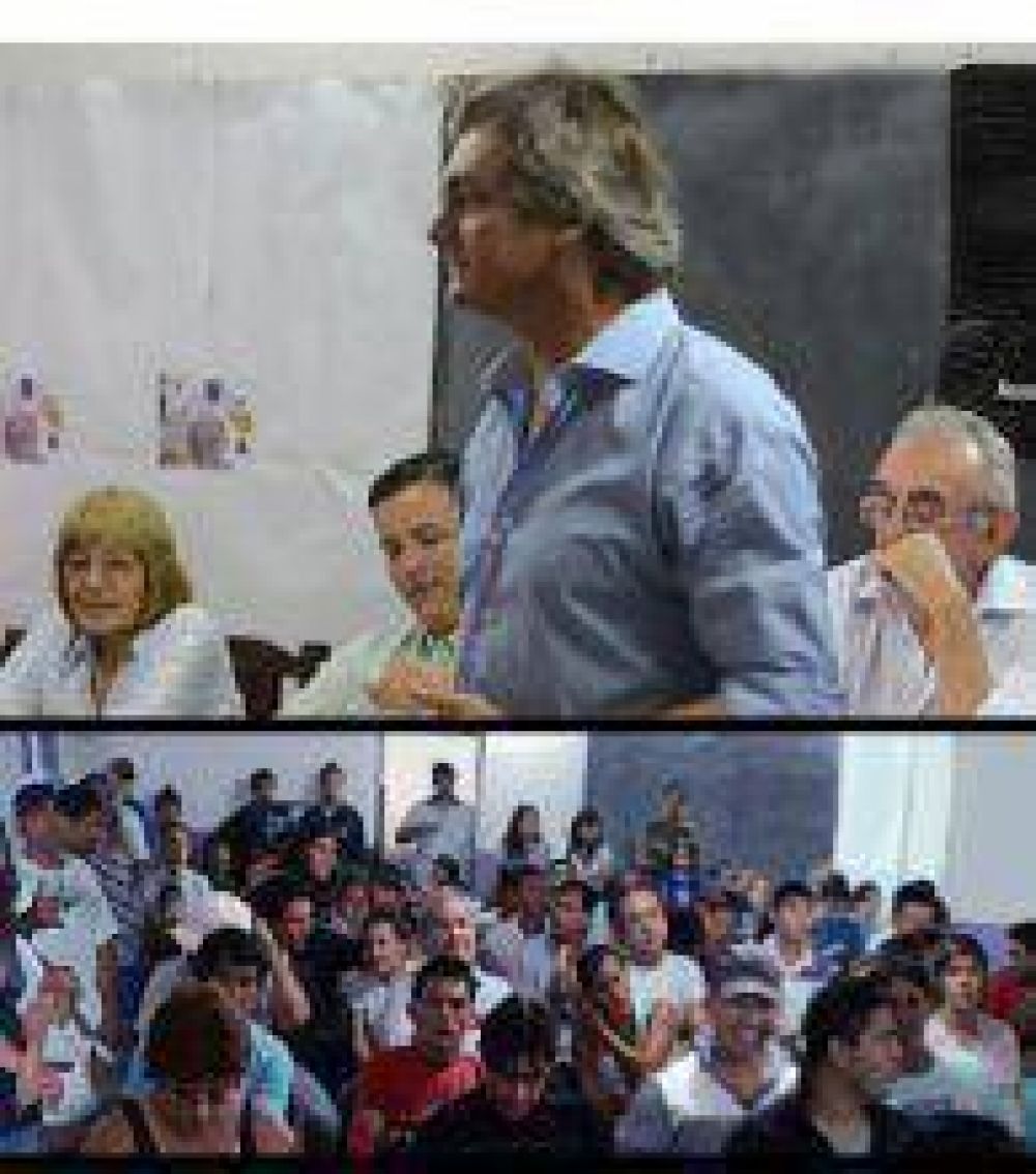 Amplia participaci�n de j�venes en el primer encuentro del IPES Chaco