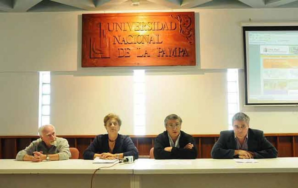 La UNLPam recibi� donaci�n del listado de detenidos pol�ticos entre 1955 y 1983