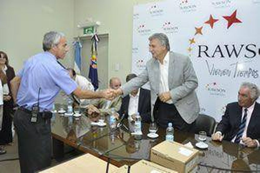 Rawson: entregan mobiliarios para dependencias policiales