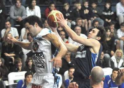 Argentino cay� en Bah�a pero sigue match point en la serie
