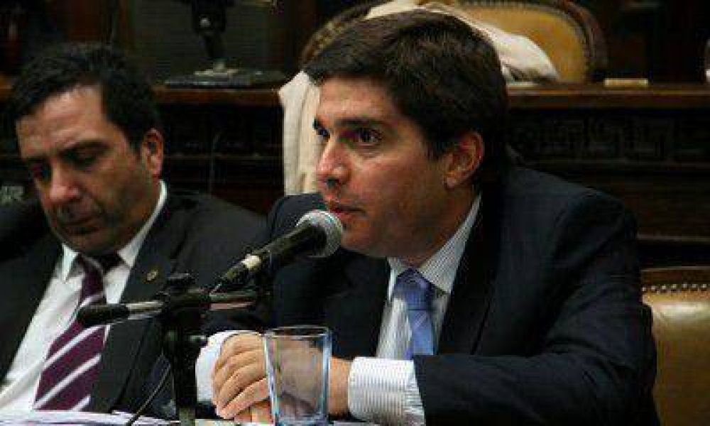 El Senado resolvi� pedirle al Gobernador que inicie el proceso para la reforma constitucional
