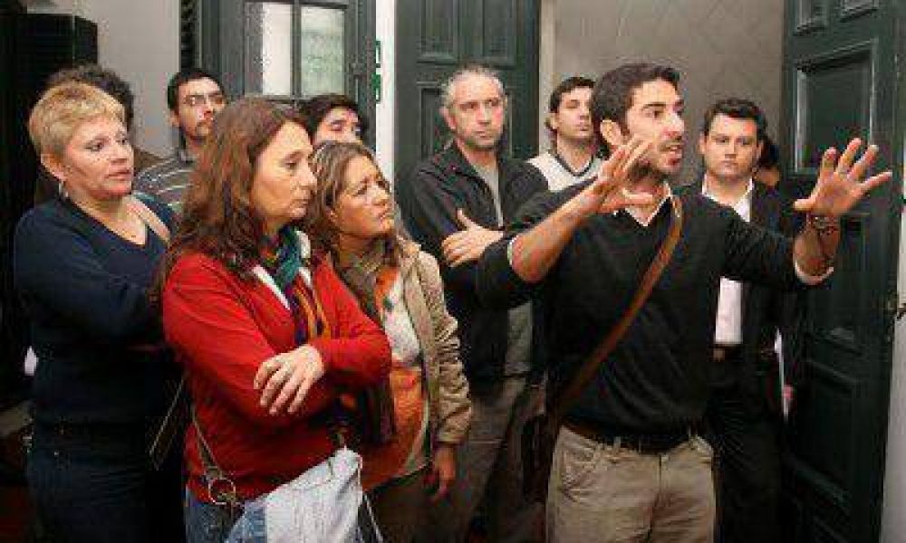 Los m�sicos de la Filarm�nica reclamaron por el "vaciamiento" de la orquesta