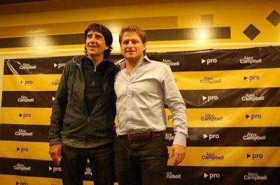 Alex Campbell recorri� con Carlos Melconi�n las calles de Virreyes