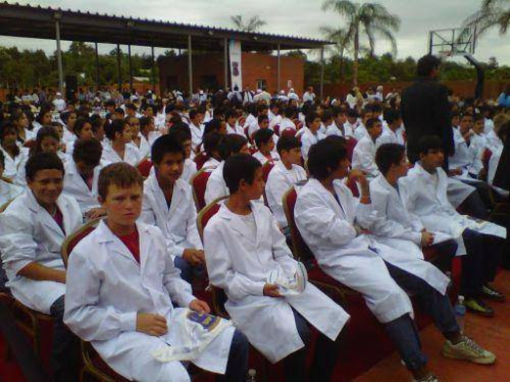 Inauguran escuela en Iguaz�