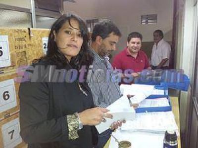 Concejales revisan los gastos del municipio de Tres de Febrero y adelantan irregularidades