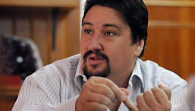 El Gobernador volvi� a defender la educaci�n brindada por los liceos