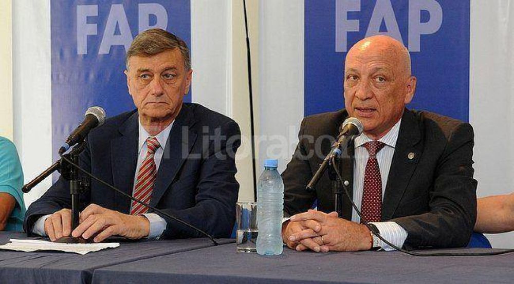 Binner acus� al kirchnerismo de querer "tumbar" al gobierno santafesino