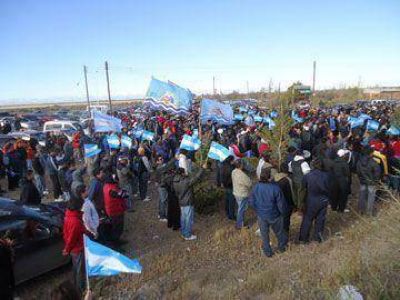 Petroleros levantaron el bloqueo pero contin�a el paro en HP
