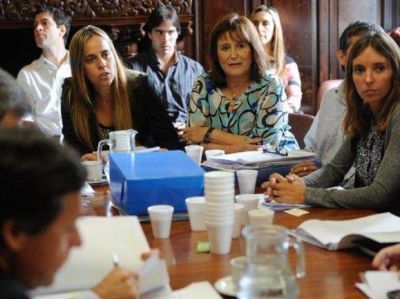 La Municipalidad defendi� en el Concejo su pol�tica de concesiones