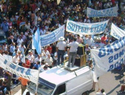 Paro y movilizaci�n de un gremio docente