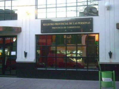 Muchos j�venes aceleran el tr�mite de renovaci�n del DNI para poder votar