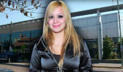 Karina le har� juicio al Sanatorio de la Trinidad por filtrar las fotos con Ag�ero
