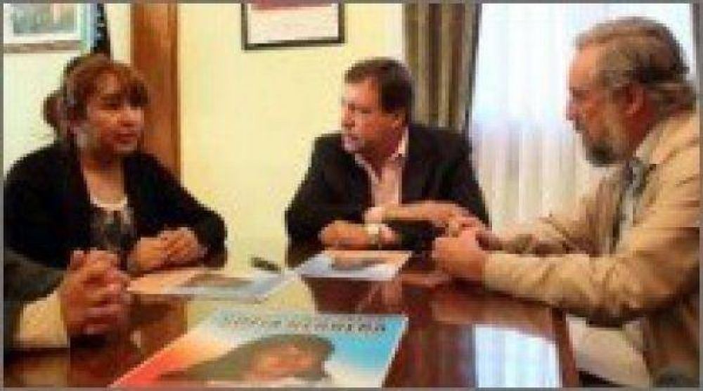 Mar�a Elena Delgado en R�o Negro se reuni� con el gobernador Weretilneck