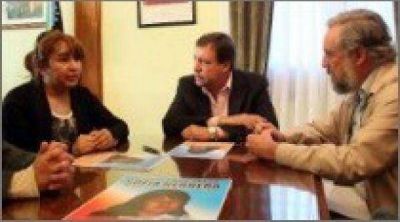 Mar�a Elena Delgado en R�o Negro se reuni� con el gobernador Weretilneck