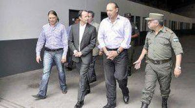 Gendarmer�a patrullar� los barrios con m�viles nuevos