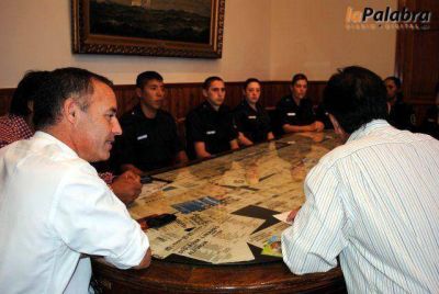 Garc�s recibi� a egresados de la polic�a bonaerense que prestan servicios en Patagones