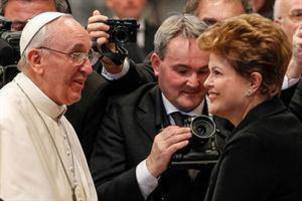 Dilma: "El Papa es argentino, pero Dios es brasile�o"