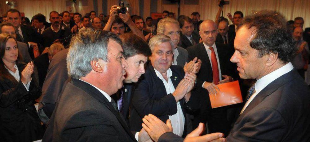 Scioli cree que gan� la pelea pol�tica con Baradel y ahora va a fondo contra el sindicato