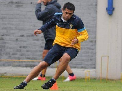 Riquelme disipa las inc�gnitas: "�Me est�n jodiendo? Contra el Barcelona yo voy a jugar"
