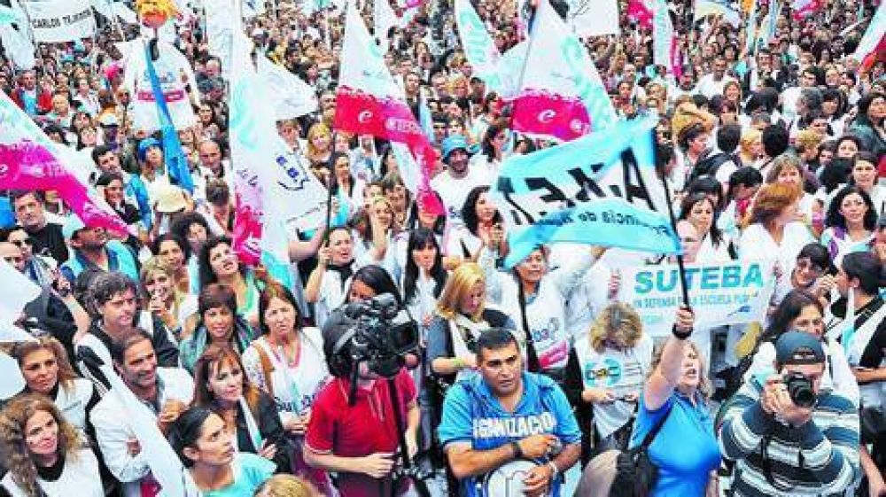 Por paros docentes se perdi� medio ciclo lectivo en 10 a�os