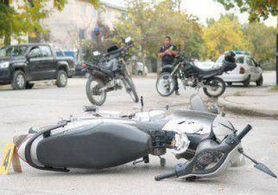 Hu�an en moto robada, chocaron y los atraparon 