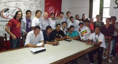 J�venes del NEA celebraron el aniversario con un debate